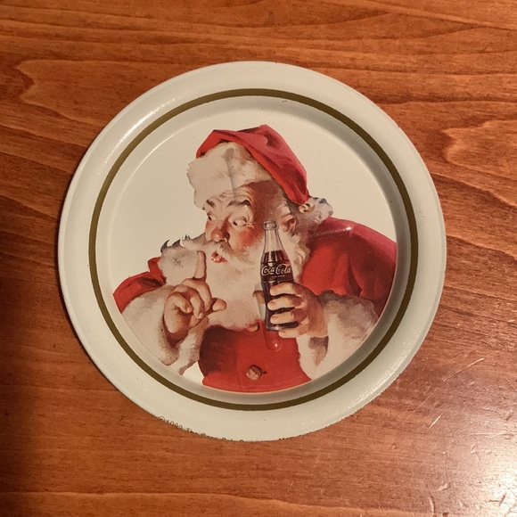 Vintage Collectible Tin Coasters featuring 4 Different Santa Claus & Coca Cola - Picture 7 of 12